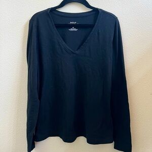 black long sleeve v neck